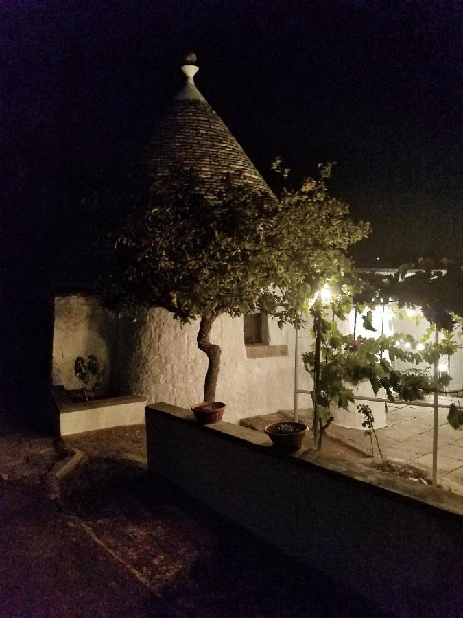 Antico Trullo Immerso Nella Campagna Альберобелло Экстерьер фото