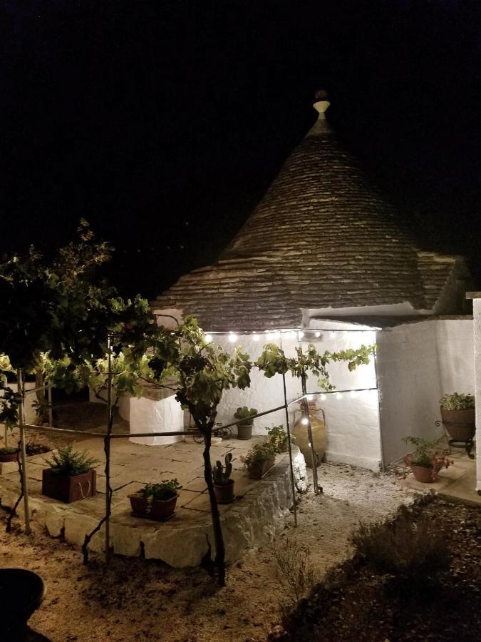 Antico Trullo Immerso Nella Campagna Альберобелло Экстерьер фото