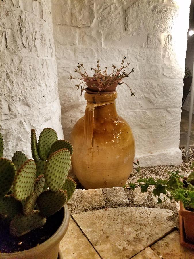 Antico Trullo Immerso Nella Campagna Альберобелло Экстерьер фото